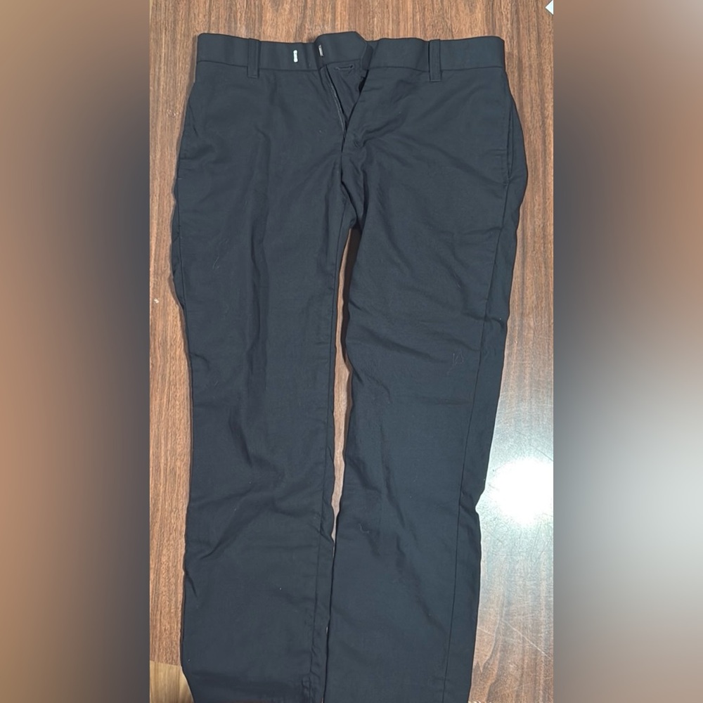 Tailor Store Dress Pants
Size: 29W 30L
Color: Black